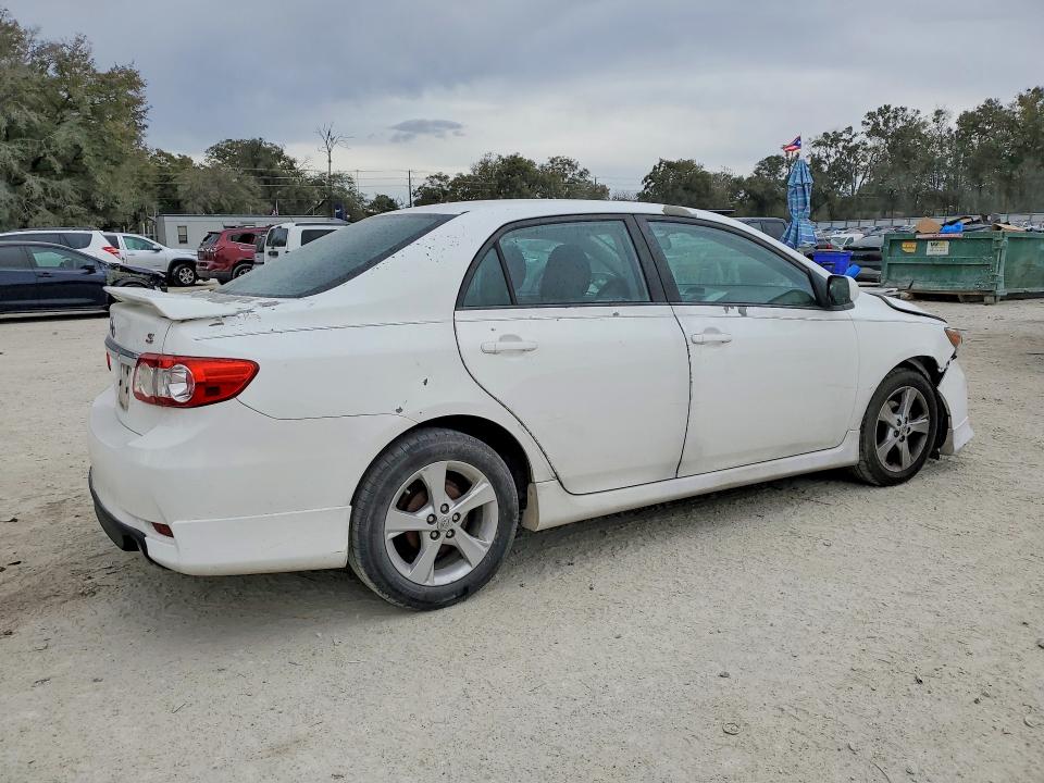 Foto 3 de la subasta – 2013 TOYOTA COROLLA con VIN 5YFBU4EE0DP215592