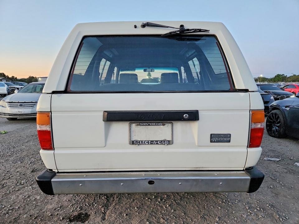 Photo 6 from auction – 1987 TOYOTA 4RUNNER with VIN JT4RN62D3H0102593