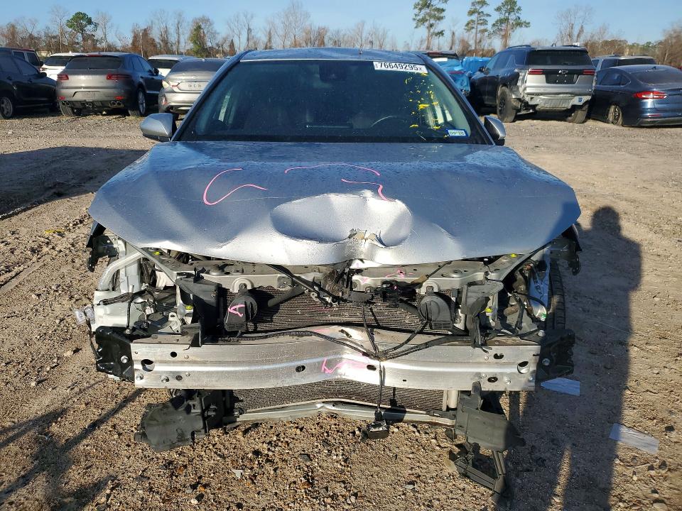 Photo 5 from auction – 2021 TOYOTA CAMRY with VIN 4T1C11AK2MU472808