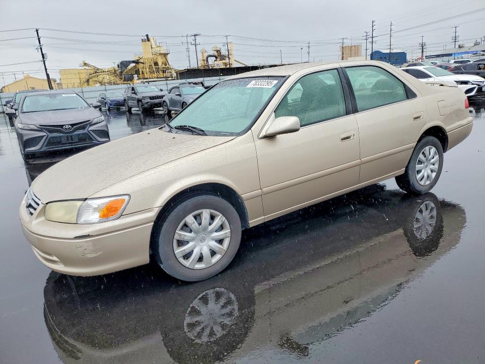 TOYOTA CAMRY 2001 con VIN JT2BF22K110306877 - Foto de la subasta