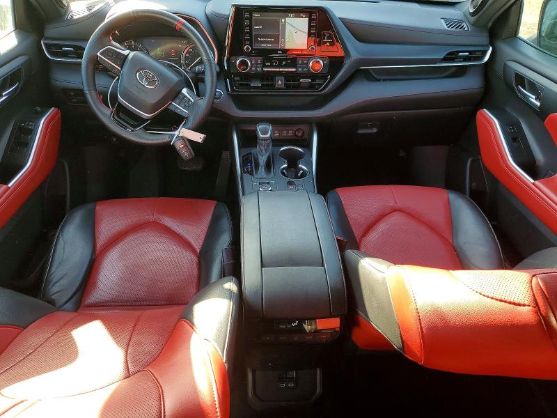 Photo 8 from auction – 2022 TOYOTA HIGHLANDER with VIN 5TDJZRBH4NS211398