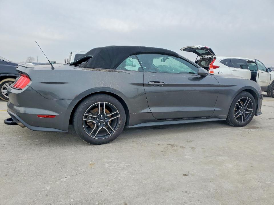 Photo 3 from auction – 2018 FORD MUSTANG with VIN 1FATP8UH4J5156687