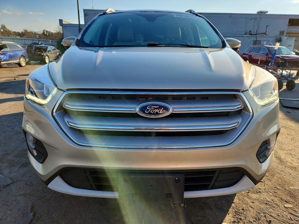 Zdjęcie 5 z aukcji – 2017 FORD ESCAPE z VIN 1FMCU0J98HUE31054