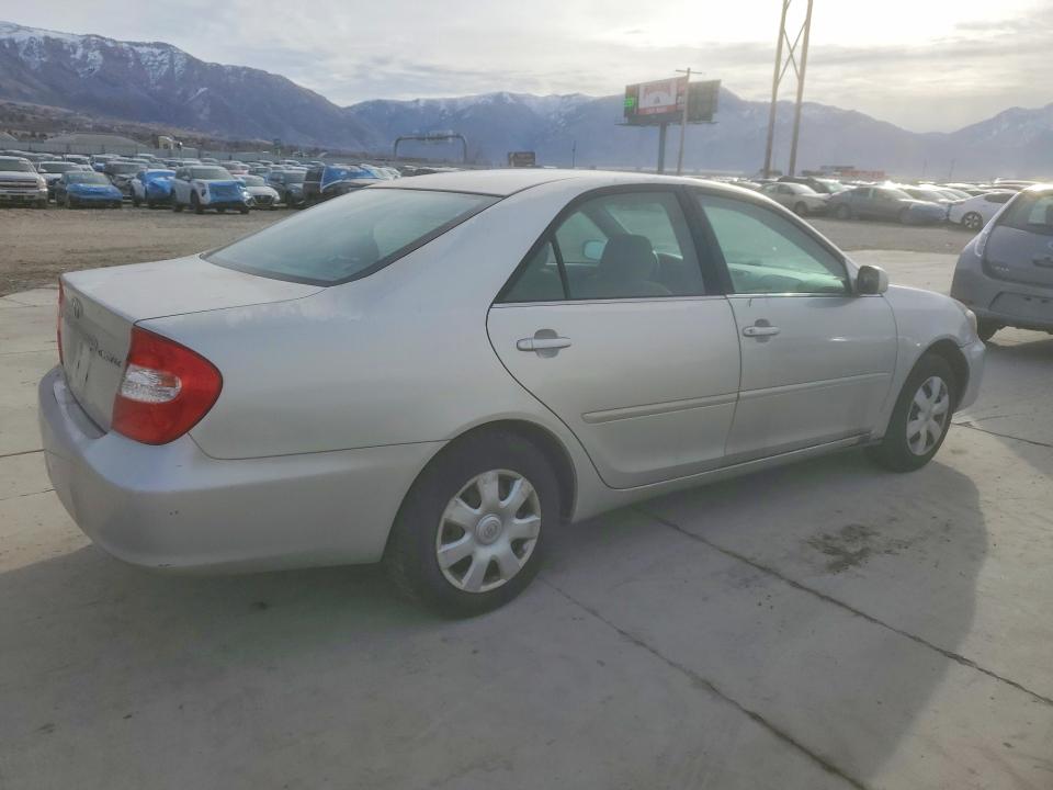 Photo 3 from auction – 2004 TOYOTA CAMRY with VIN 4T1BE32K94U934176