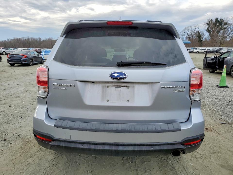 Photo 6 from auction – 2017 SUBARU FORESTER 2 with VIN JF2SJAWC2HH551932