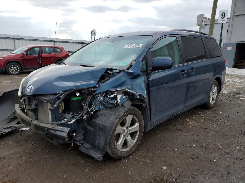 TOYOTA SIENNA 2012 with VIN 5TDKK3DC0CS272946 - Photo from auction