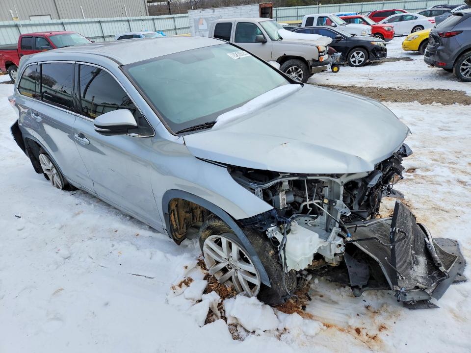 Photo 4 from auction – 2014 TOYOTA HIGHLANDER with VIN 5TDZKRFH9ES006516