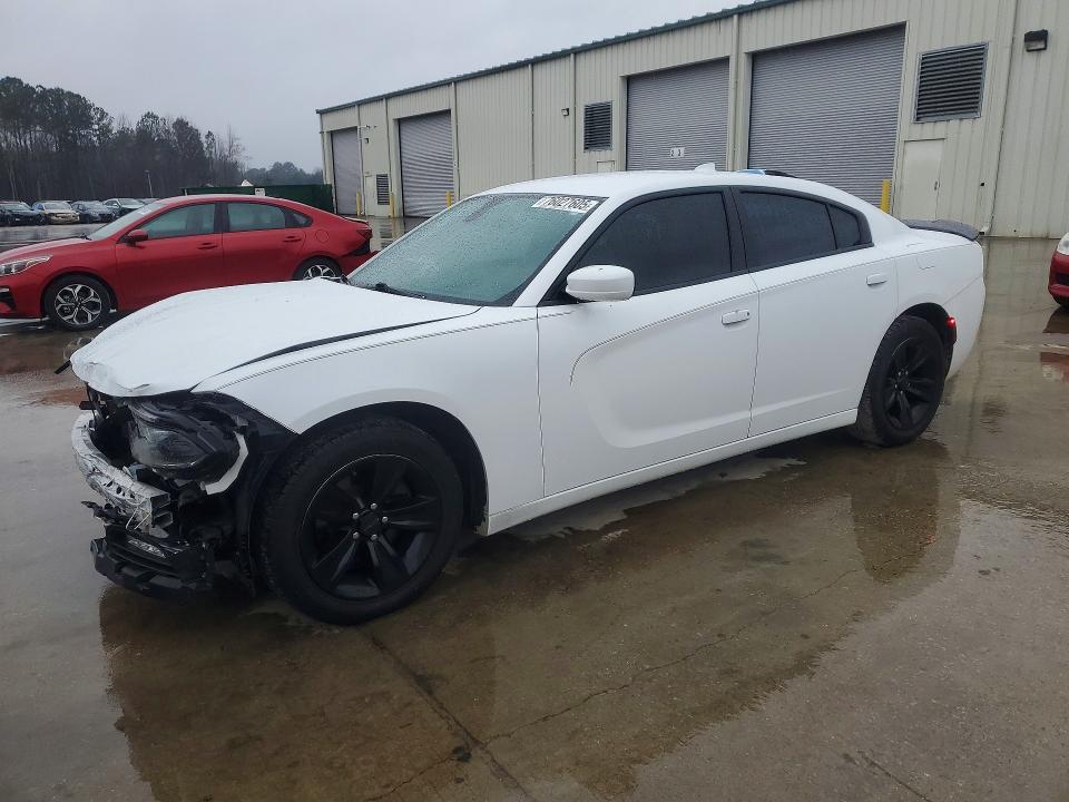 DODGE CHARGER 2017 with VIN 2C3CDXHGXHH585483 - Photo from auction