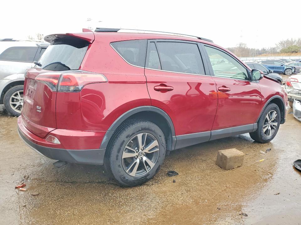 Photo 3 from auction – 2018 TOYOTA RAV4 with VIN JTMRFREV8JD235142