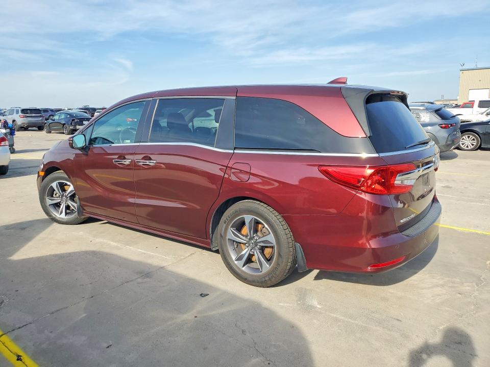Photo 2 from auction – 2018 HONDA ODYSSEY with VIN 5FNRL6H84JB063181