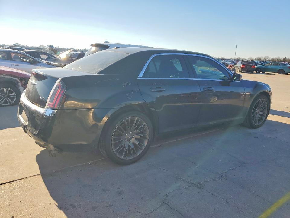 Photo 3 from auction – 2014 CHRYSLER 300 with VIN 2C3CCAAG7EH373467