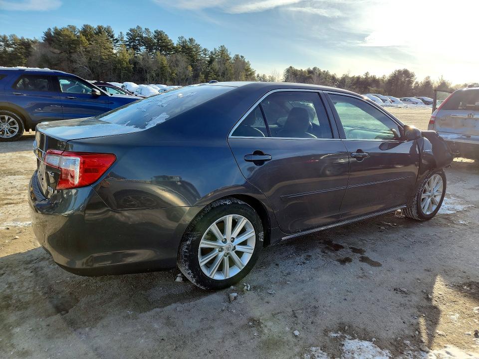 Photo 3 from auction – 2012 TOYOTA CAMRY with VIN 4T1BD1FK1CU033027