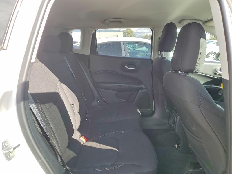 Photo 10 from auction – 2018 JEEP COMPASS with VIN 3C4NJCAB6JT250867
