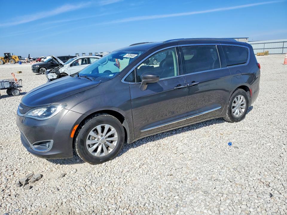 CHRYSLER PACIFICA T 2019 with VIN 2C4RC1BG0KR665620 - Photo from auction