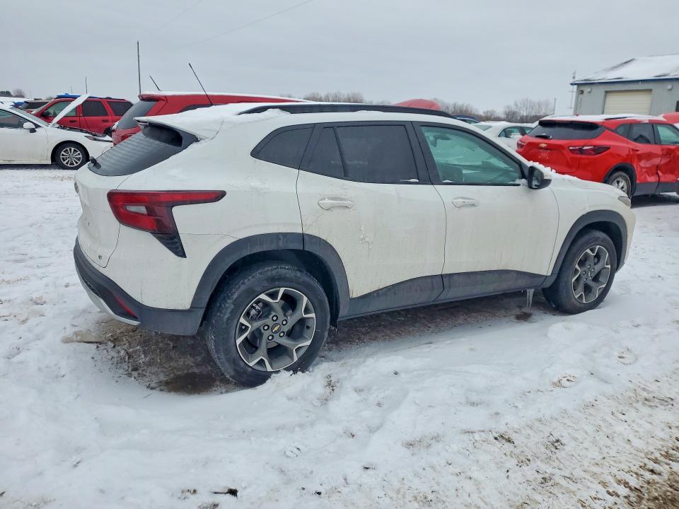 Photo 3 from auction – 2025 CHEVROLET TRAX with VIN KL77LHEP7SC160191
