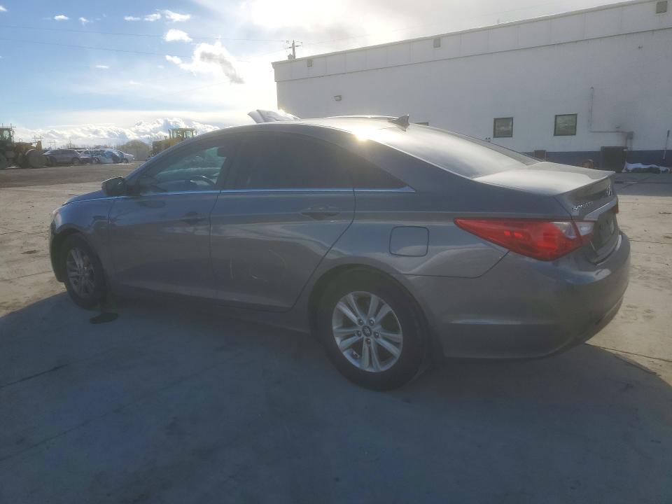 Photo 2 from auction – 2013 HYUNDAI SONATA with VIN 5NPEB4AC4DH690599