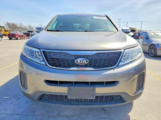 Photo 5 from auction – 2014 KIA SORENTO with VIN 5XYKT3A69EG469643