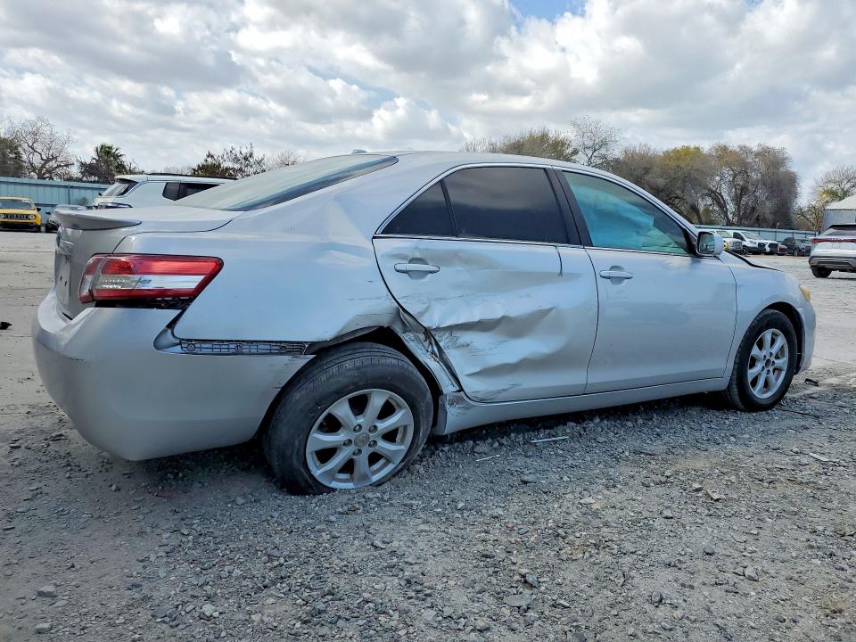 Photo 3 from auction – 2011 TOYOTA CAMRY BASE with VIN 4T1BF3EK8BU712086