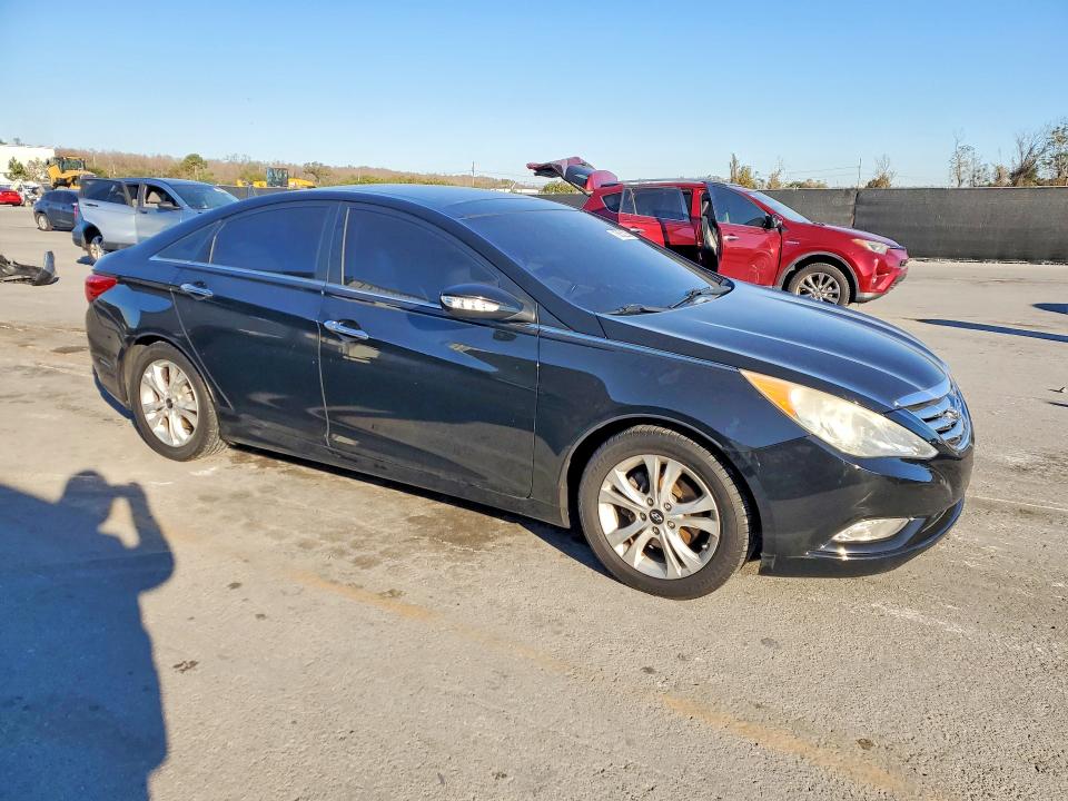 Photo 4 from auction – 2012 HYUNDAI SONATA SE with VIN 5NPEC4ACXCH501076