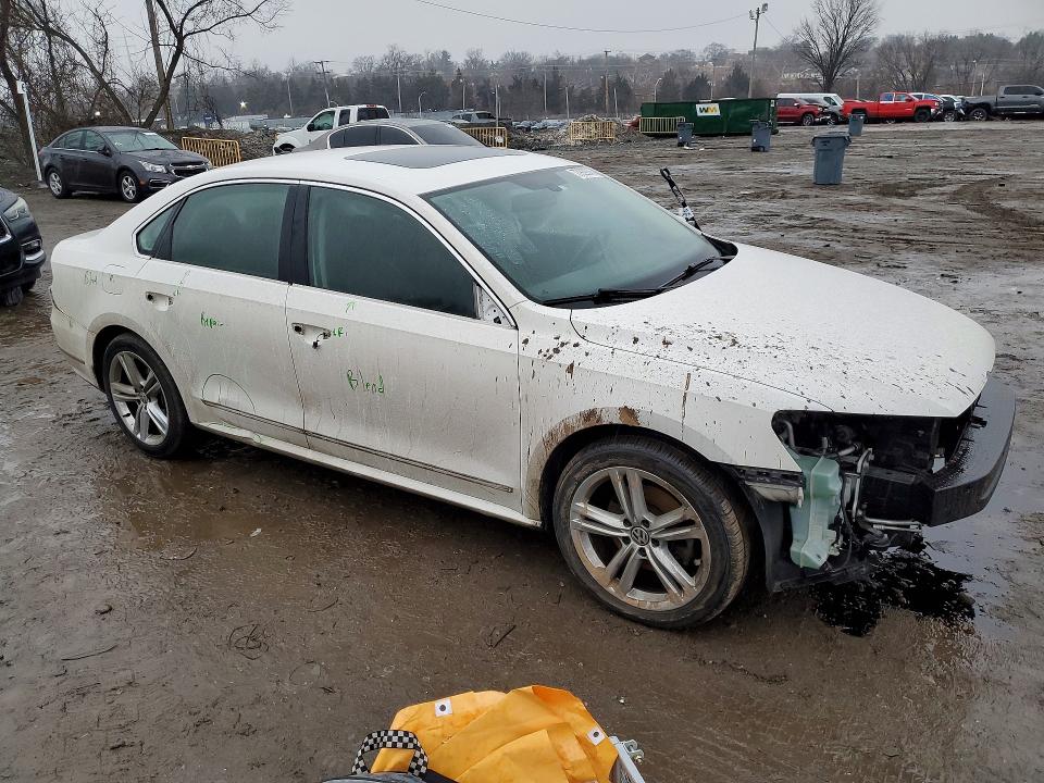 Zdjęcie 4 z aukcji – 2013 VOLKSWAGEN PASSAT z VIN 1VWCM7A30DC033147
