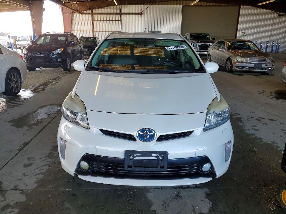 Photo 5 from auction – 2015 TOYOTA PRIUS with VIN JTDKN3DU8F0429114
