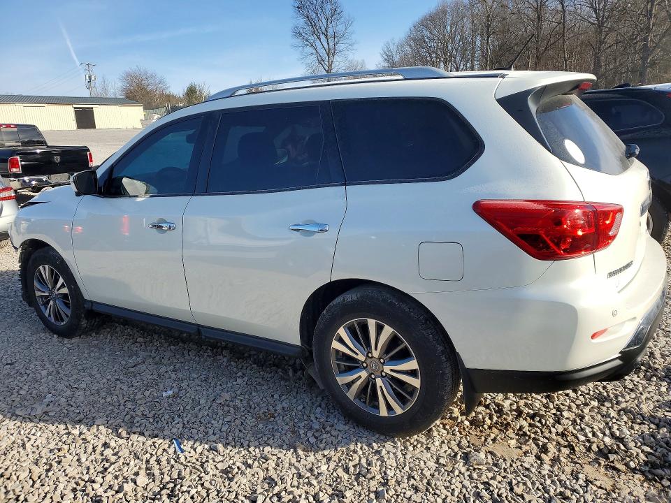 Photo 2 from auction – 2018 NISSAN PATHFINDER with VIN 5N1DR2MN7JC662047
