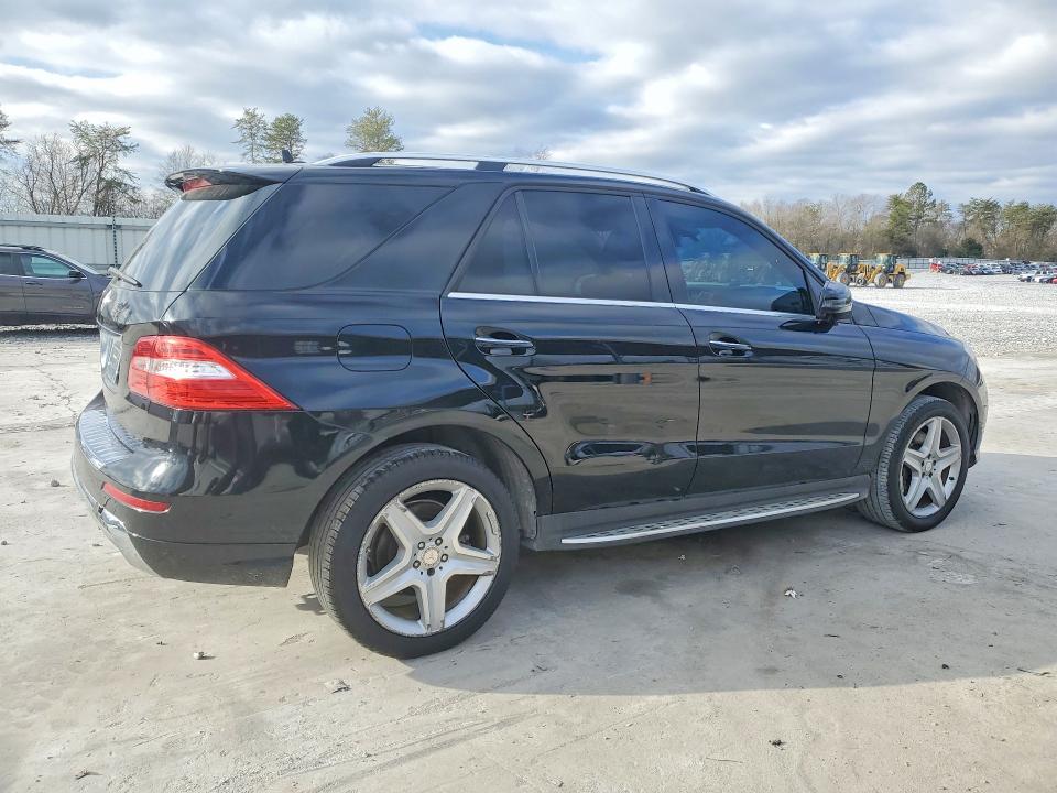 Photo 3 from auction – 2015 MERCEDES-BENZ ML with VIN 4JGDA5JB1FA488045