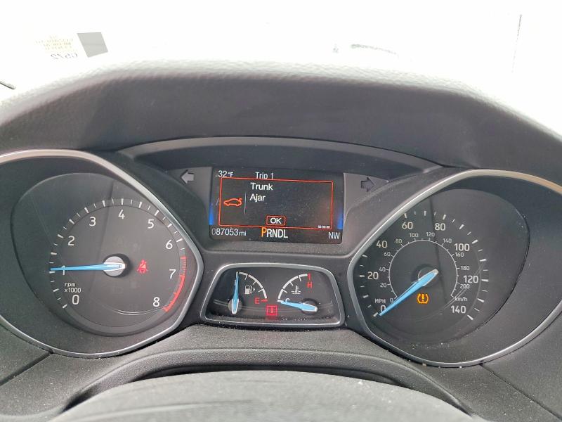 Zdjęcie 9 z aukcji – 2018 FORD FOCUS SE z VIN 1FADP3F23JL258395