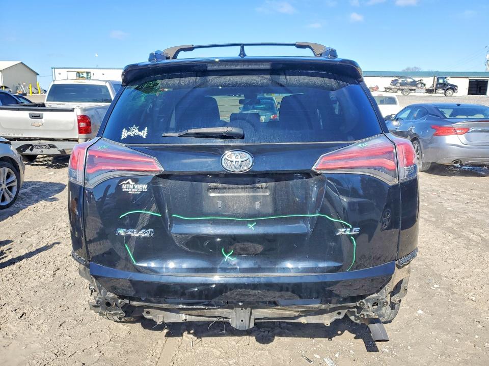 Photo 6 from auction – 2017 TOYOTA RAV4 XLE with VIN 2T3WFREV2HW337388