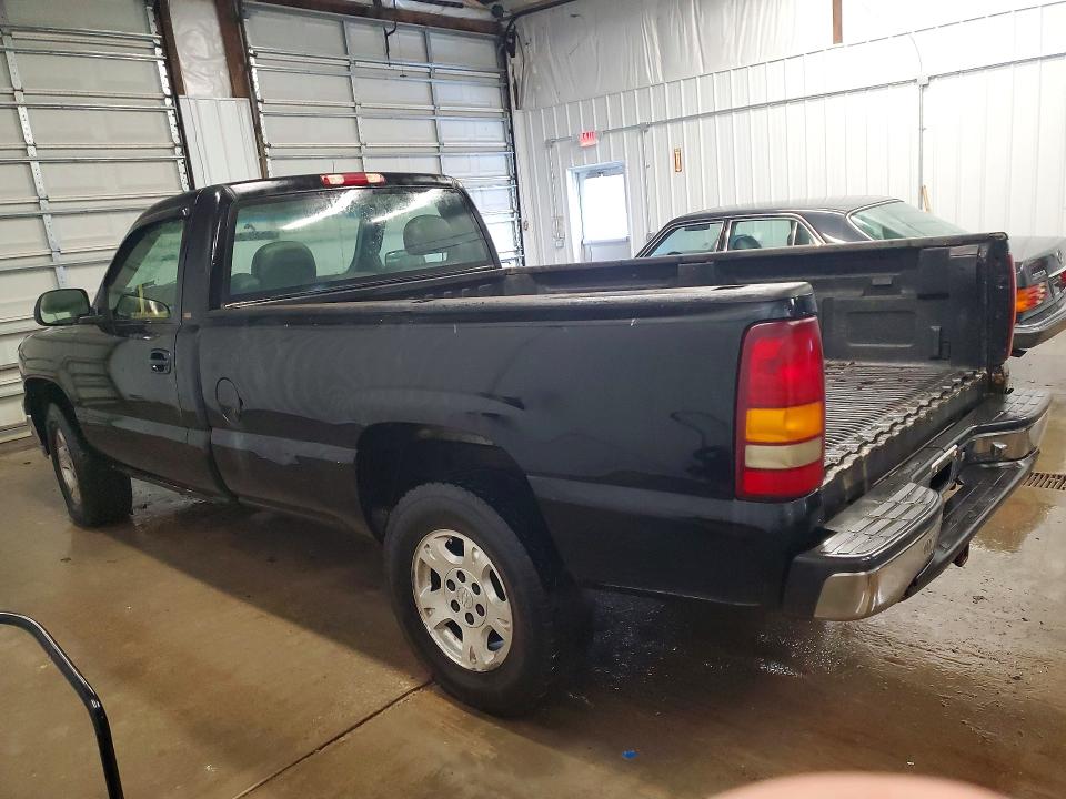 Photo 2 from auction – 2000 CHEVROLET SILVERADO with VIN 1GCEK14V5YE131306