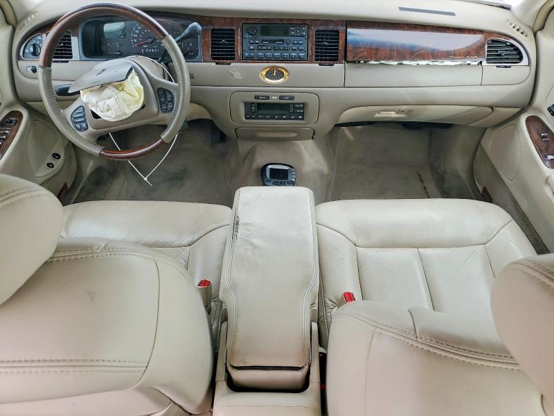 Photo 8 from auction – 2000 LINCOLN TOWN CAR with VIN 1LNHM83W2YY906312
