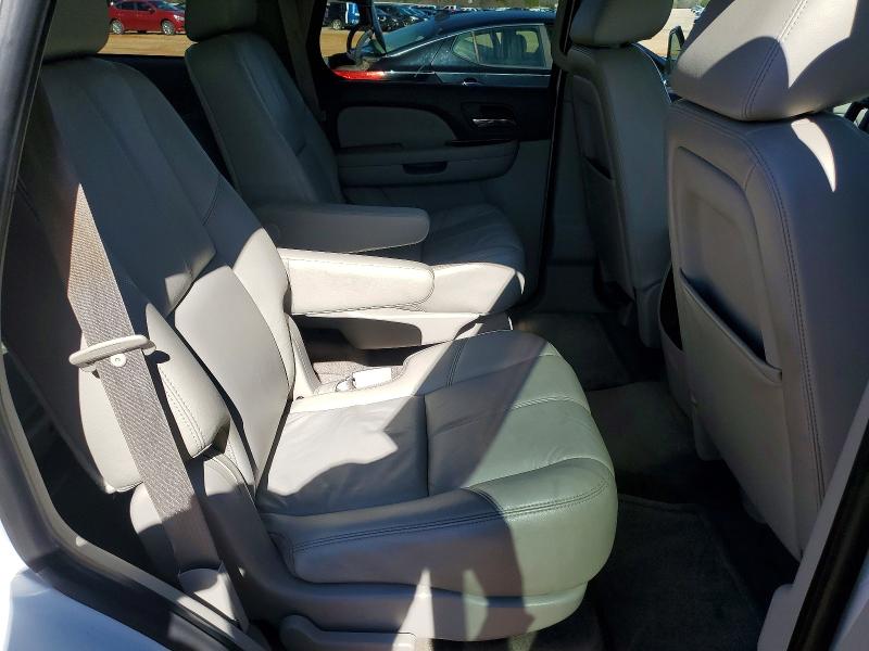 Photo 11 from auction – 2010 CHEVROLET TAHOE with VIN 1GNUKBE02AR229851