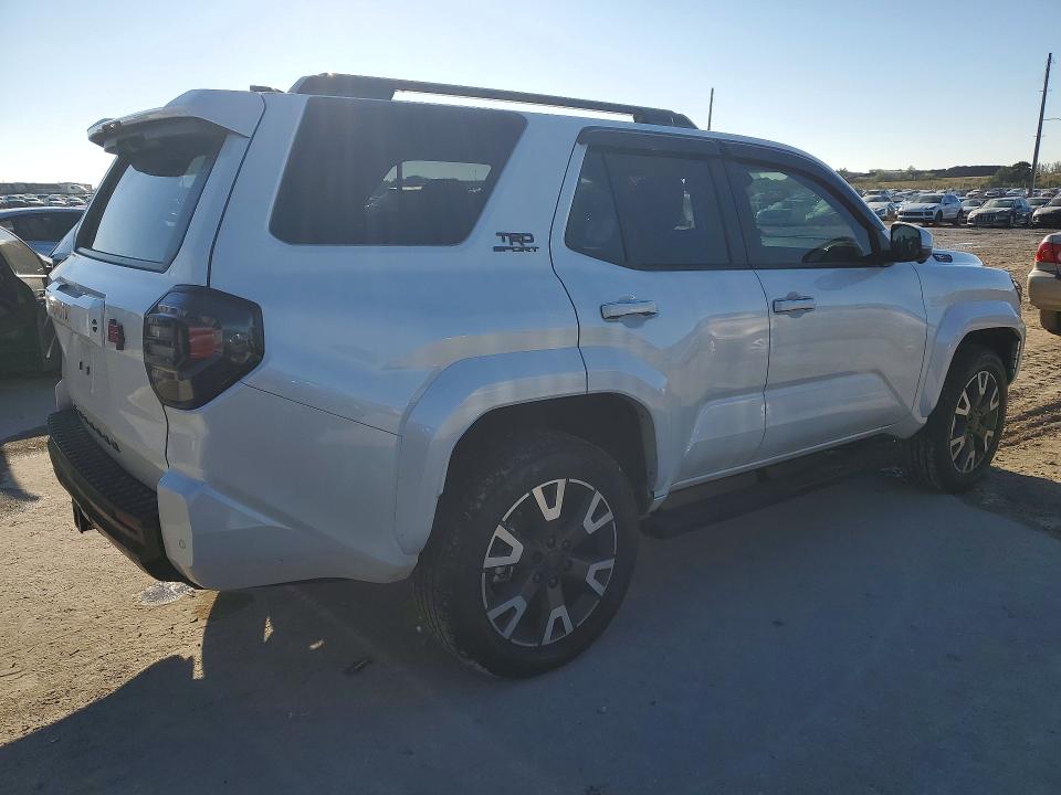 Photo 3 from auction – 2025 TOYOTA 4RUNNER SR with VIN JTEVA5BR5S5038661