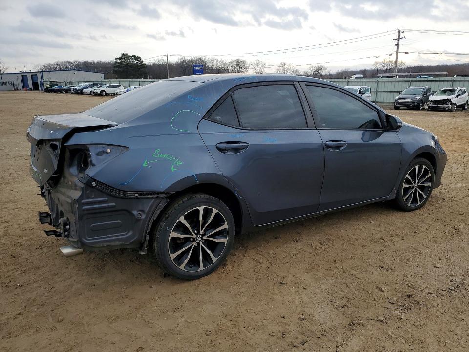 Photo 3 from auction – 2017 TOYOTA COROLLA with VIN 5YFBURHEXHP684820