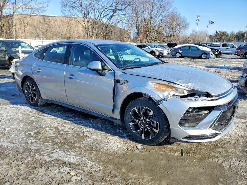 Photo 4 from auction – 2024 HYUNDAI SONATA with VIN KMHL64JA3RA403760
