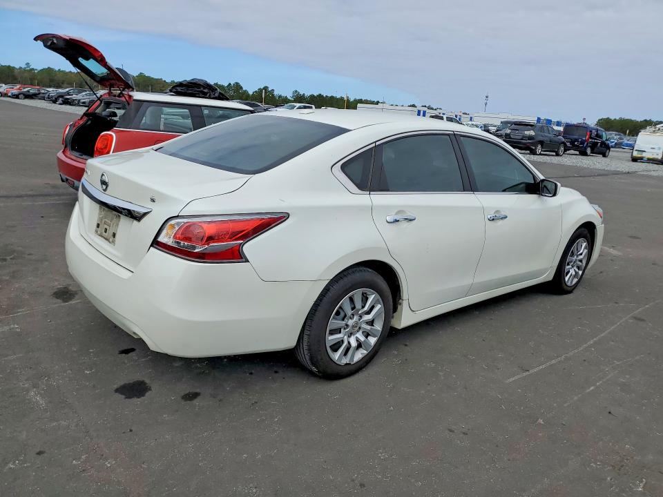 Zdjęcie 3 z aukcji – 2015 NISSAN ALTIMA z VIN 1N4AL3AP5FC168044