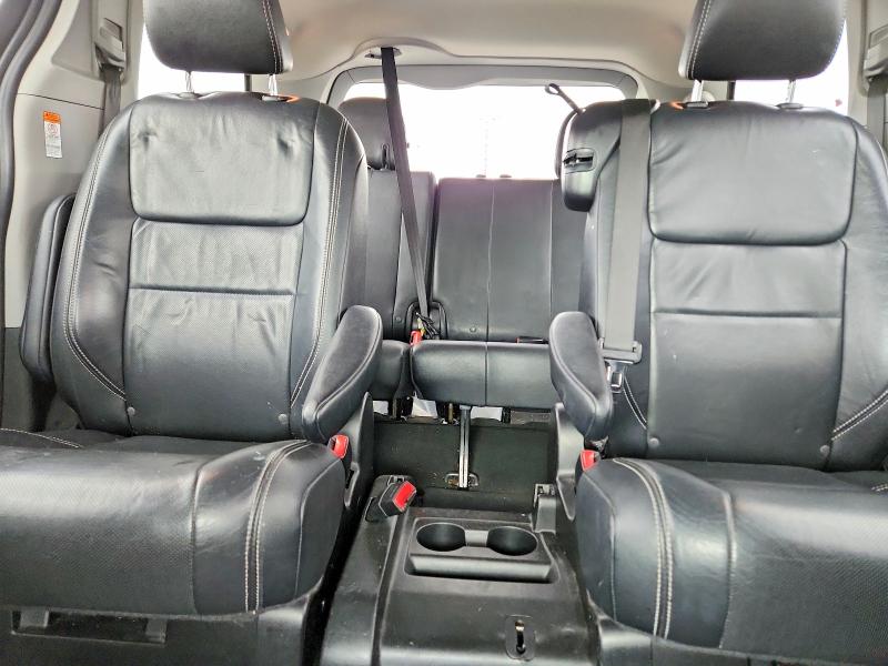 Photo 10 from auction – 2018 TOYOTA SIENNA SE with VIN 5TDXZ3DC2JS950630