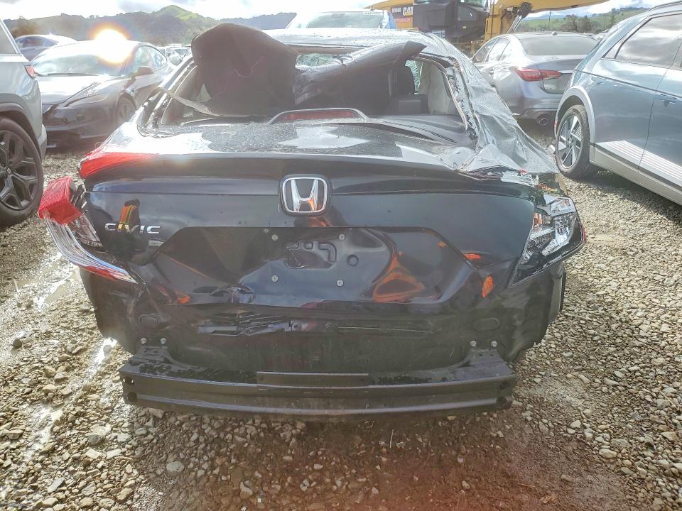 Foto 6 de la subasta – 2017 HONDA CIVIC con VIN 2HGFC2F52HH572440