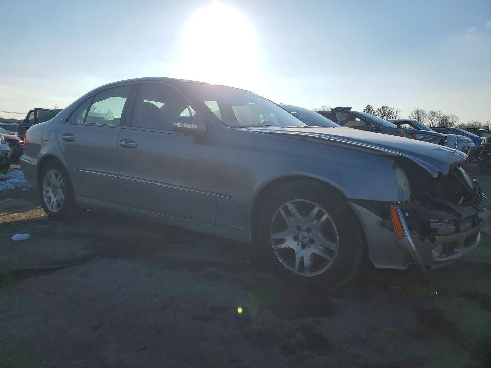 Photo 4 from auction – 2004 MERCEDES-BENZ E with VIN WDBUF65J24A587661