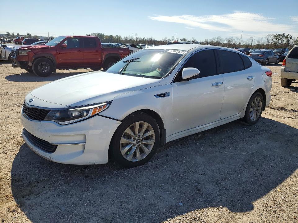 KIA OPTIMA LX 2018 with VIN 5XXGT4L3XJG268430 - Photo from auction