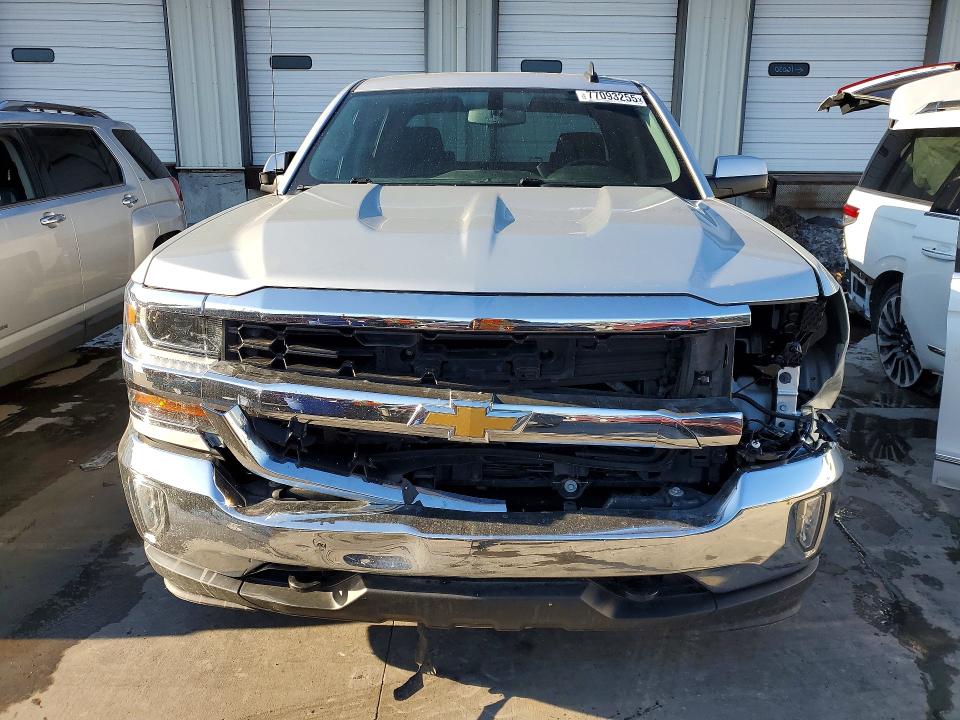 Photo 5 from auction – 2018 CHEVROLET SILVERADO with VIN 3GCUKREC2JG536545