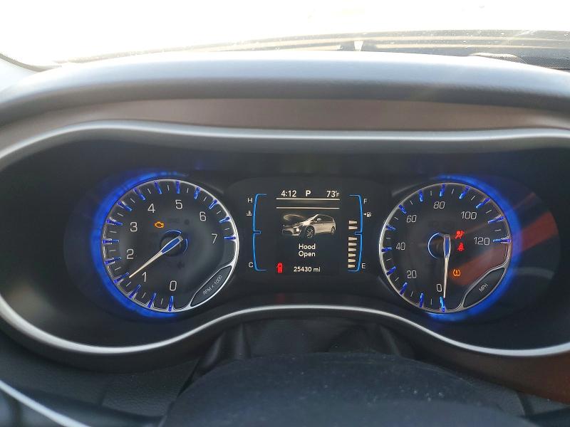 Photo 9 from auction – 2017 CHRYSLER PACIFICA L with VIN 2C4RC1CG1HR836026