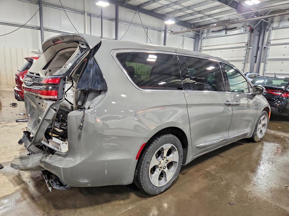 Photo 3 from auction – 2022 CHRYSLER PACIFICA H with VIN 2C4RC1S76NR100728