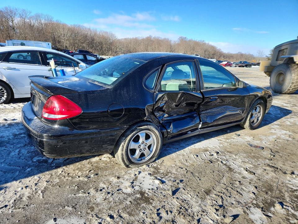 Photo 3 from auction – 2005 FORD TAURUS SE with VIN 1FAHP53255A171388