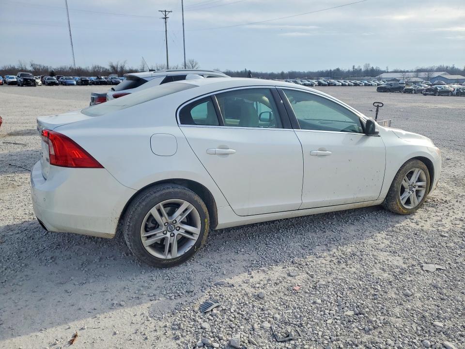 Photo 3 from auction – 2015 VOLVO S60 with VIN YV140MFM2F1344879