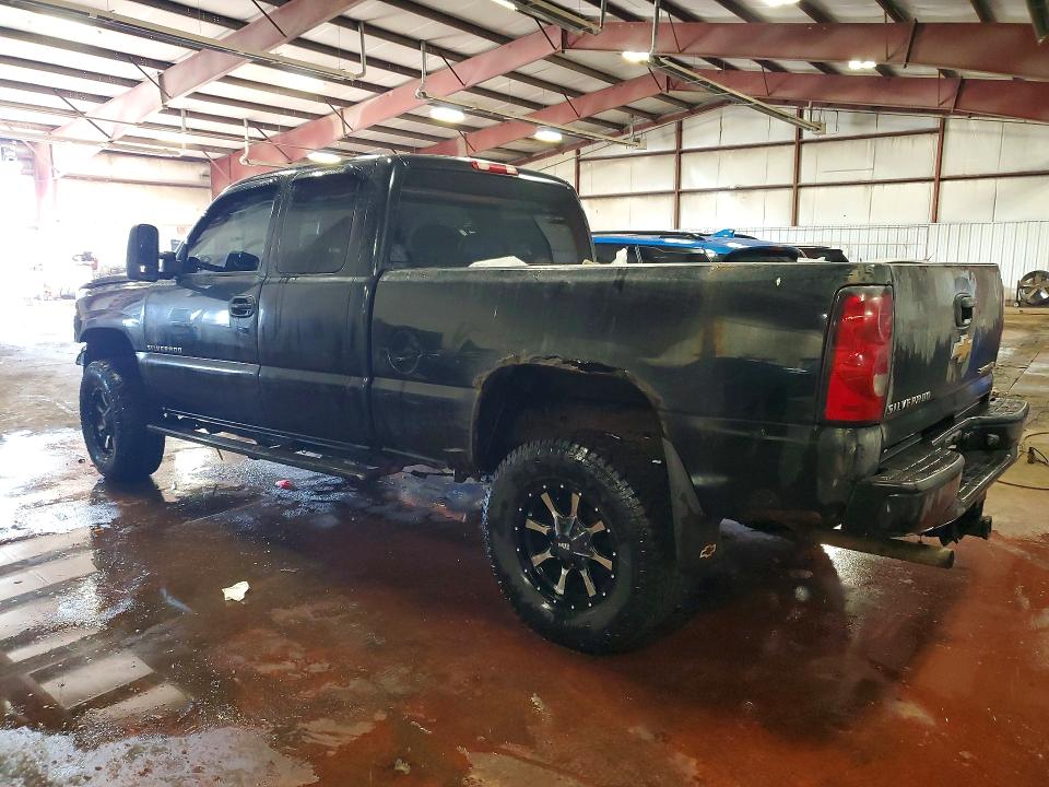 Photo 2 from auction – 2005 CHEVROLET SILVERADO with VIN 1GCHK29U15E306939