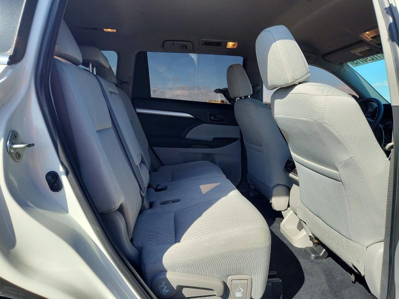 Photo 10 from auction – 2019 TOYOTA HIGHLANDER with VIN 5TDZARFH1KS048774