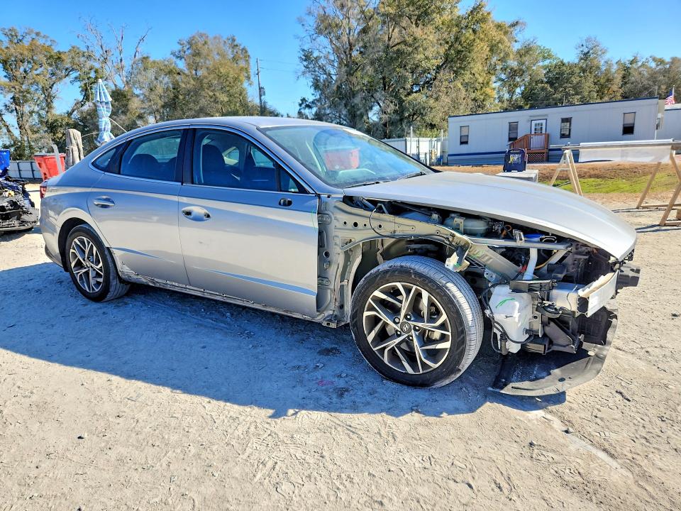 Photo 4 from auction – 2020 HYUNDAI SONATA SEL with VIN 5NPEL4JA9LH030892