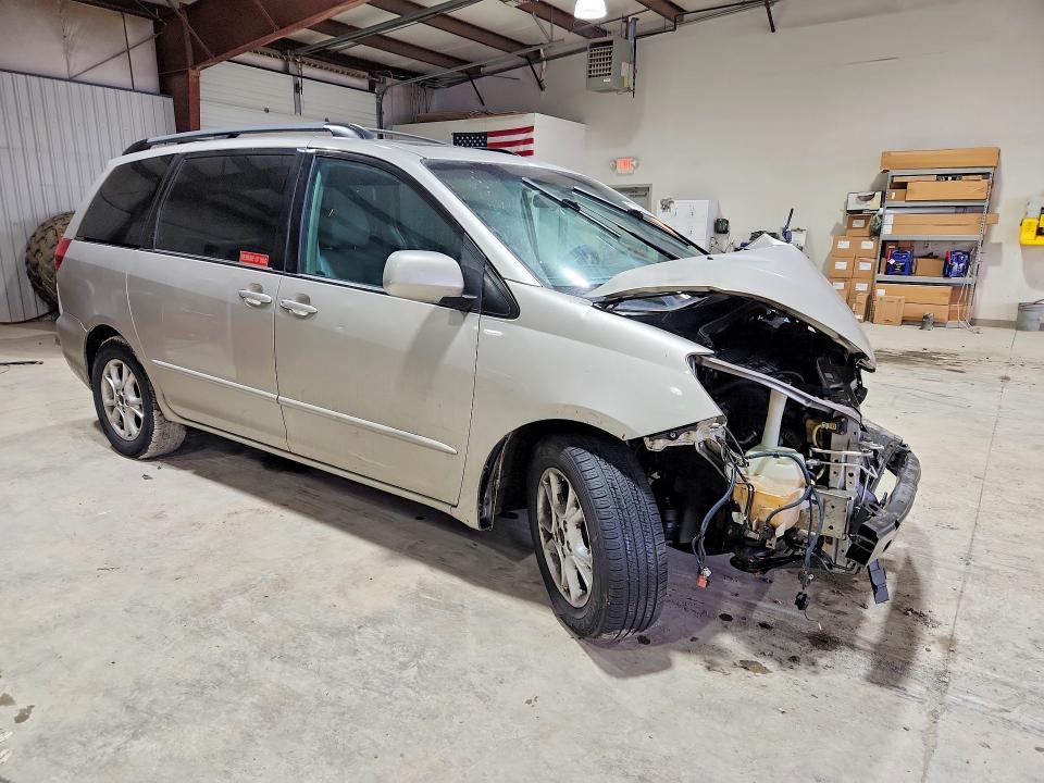 Photo 4 from auction – 2005 TOYOTA SIENNA with VIN 5TDZA22C35S271713