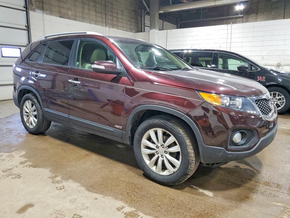 Photo 4 from auction – 2011 KIA SORENTO with VIN 5XYKTDA26BG069926